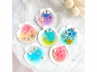 ほんものの貝がらの中にレジンの海をつくろう!