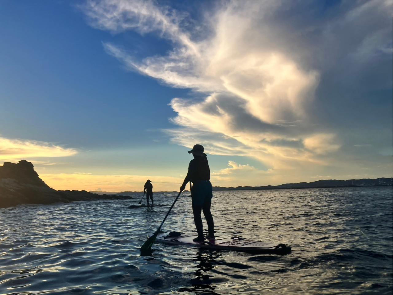 SUP 人気のサンセットSUP 和歌浦の美しい海に沈む夕陽を眺めながら