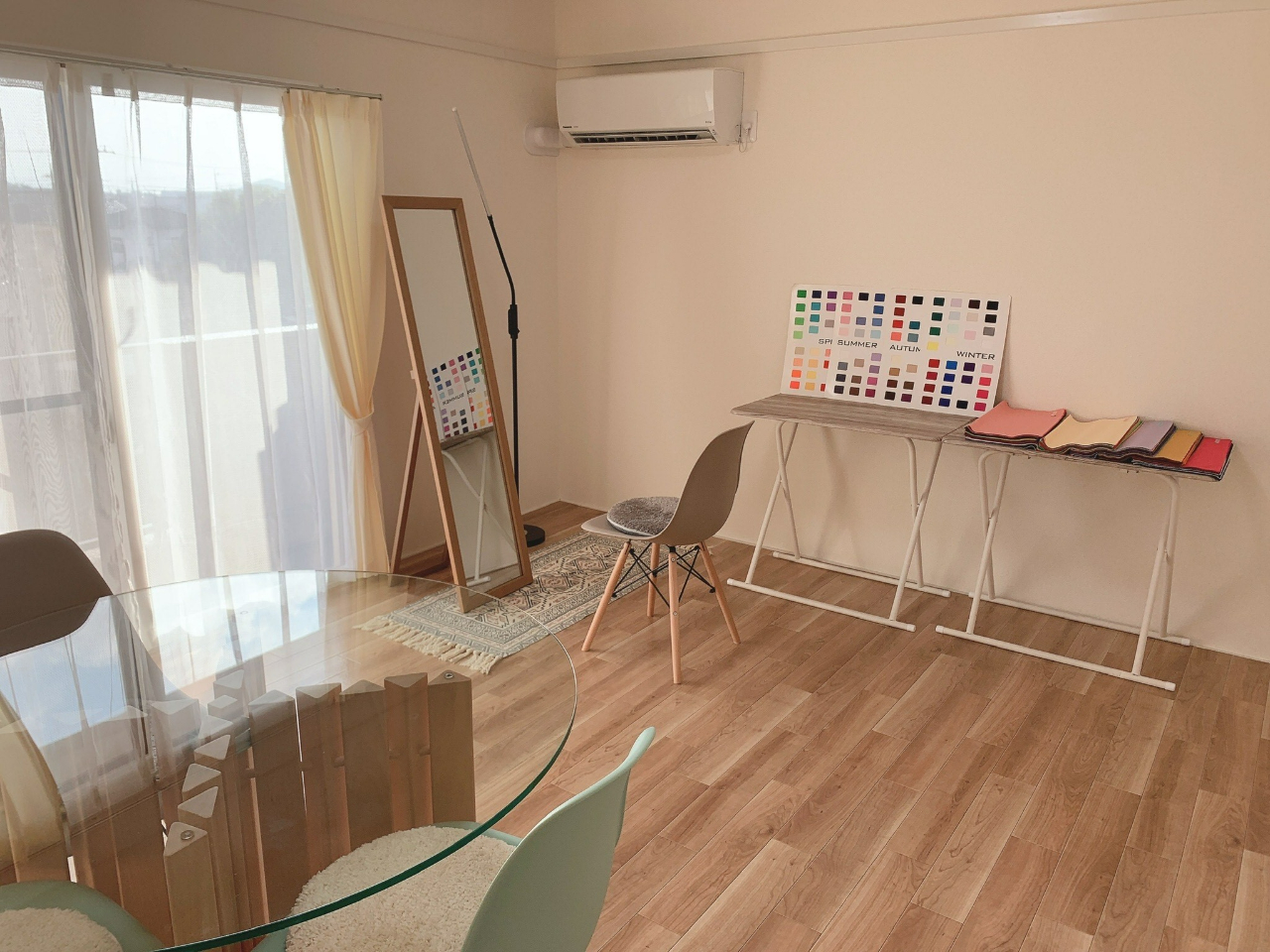 自然の光を利用しながら、落ち着いた空間で、診断をしていきます☆