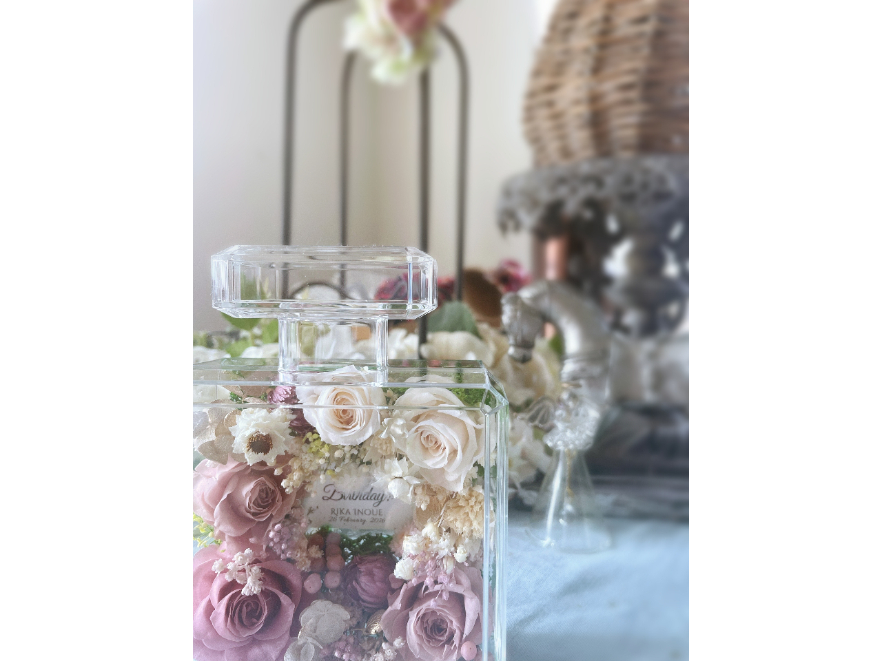 教室にあるお好きなお花を使っておつくりいただけます