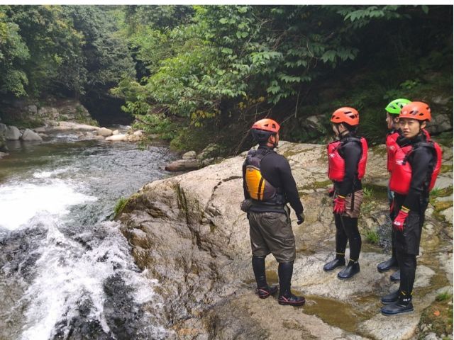 ガイドがしっかりレクチャー安全について説明します