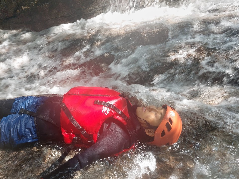 キンキンに冷えた山の川の水で爽快な気分を味わえます!(^^)!