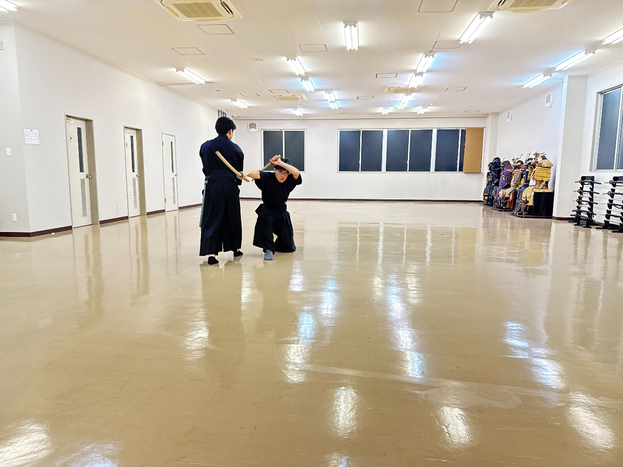 居合、剣術、二刀、槍術、体術等、お好みのものを学ぶことができます。