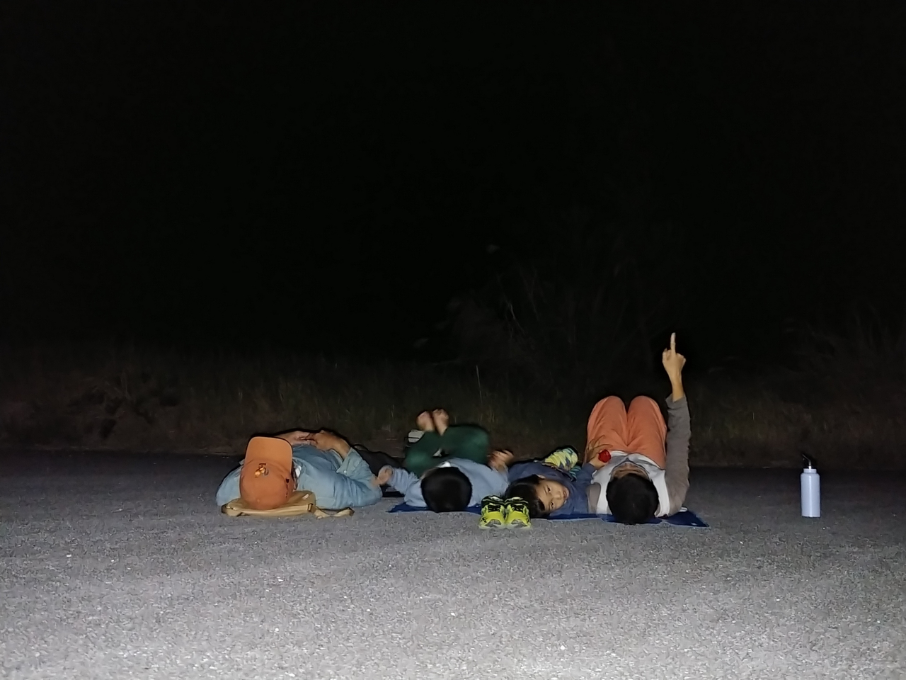 地球の大地に抱かれて...見上げよう!