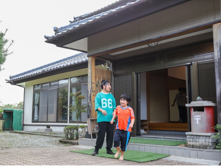 泉ヶ岳のふもと古民家で遊ぼう!1階フロア全てを貸切!家族や友達と自由にお使いください お子様連れにオススメ!