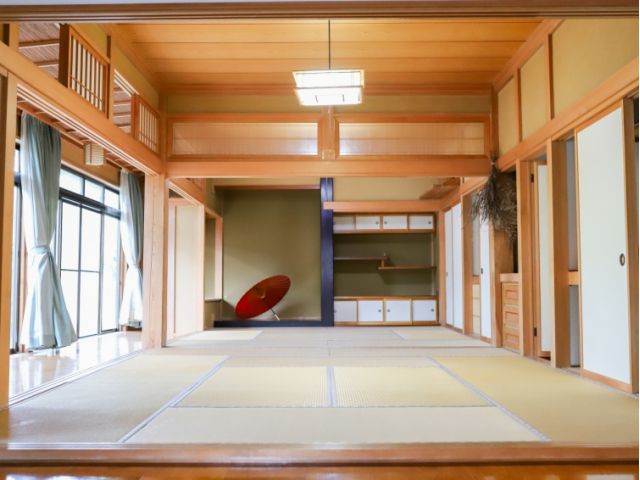 22畳の広間と縁側のフリースペース!子ども達がゴロゴロしたり食事会も 七五三、成人式、結婚式の撮影スペースとしてもご利用いただけます