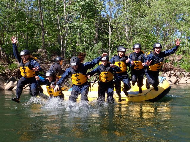 ネイチャーライン:【コスパ最強】ニセコ尻別川でラフティング体験!<写真・動画、無料プレゼント>