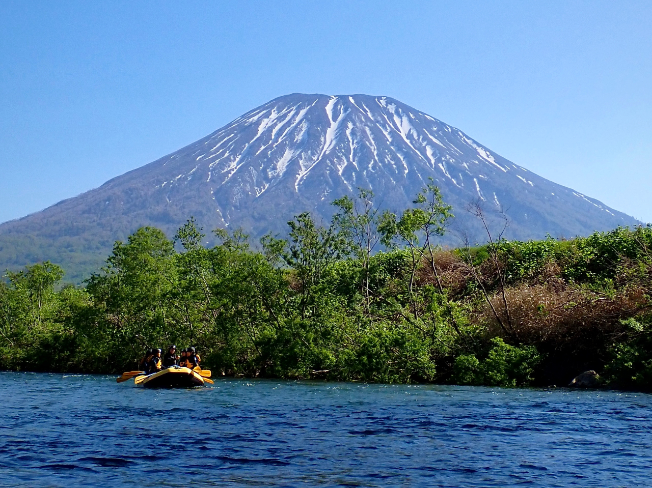 【コスパ最強】ニセコ尻別川でラフティング!<思い出の写真・動画データ、無料プレゼ...