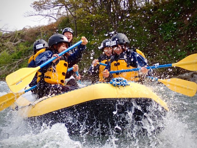 ネイチャーライン:【コスパ最強】ニセコ尻別川でラフティング体験!<写真・動画、無料プレゼント>