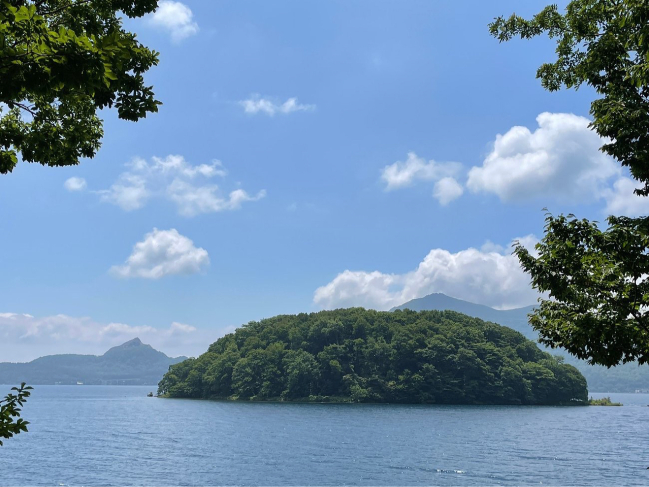 【洞爺湖中島/半日トレッキング】自然と共にのんびり歩くプライベートツアー