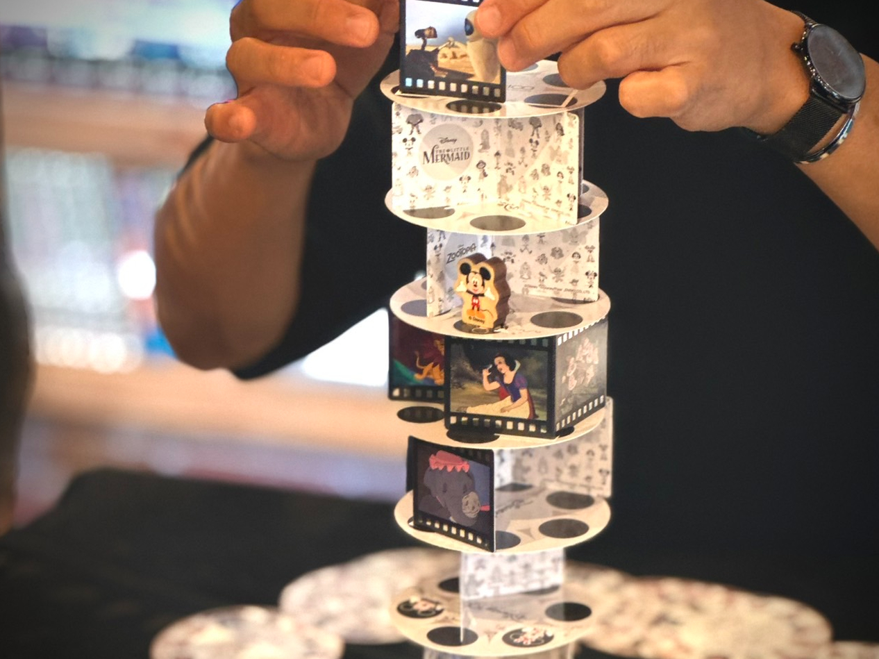 「大人が愉しむ」がであときボードゲームパークのテーマ。じっくりとそしてゆったりと楽しめるゲームやサービスをご提供しております。