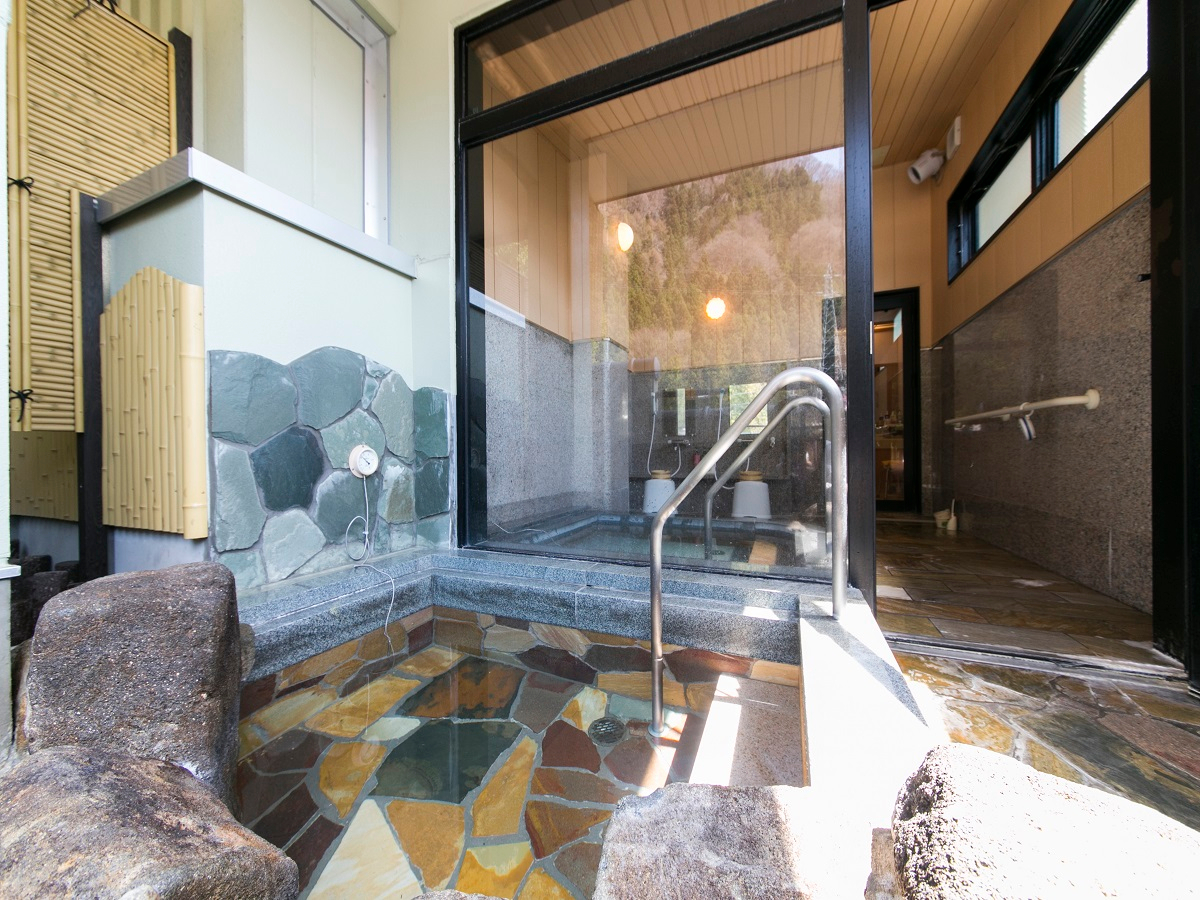 CƘIVCt2`4lʌ̑ݐؕCłB