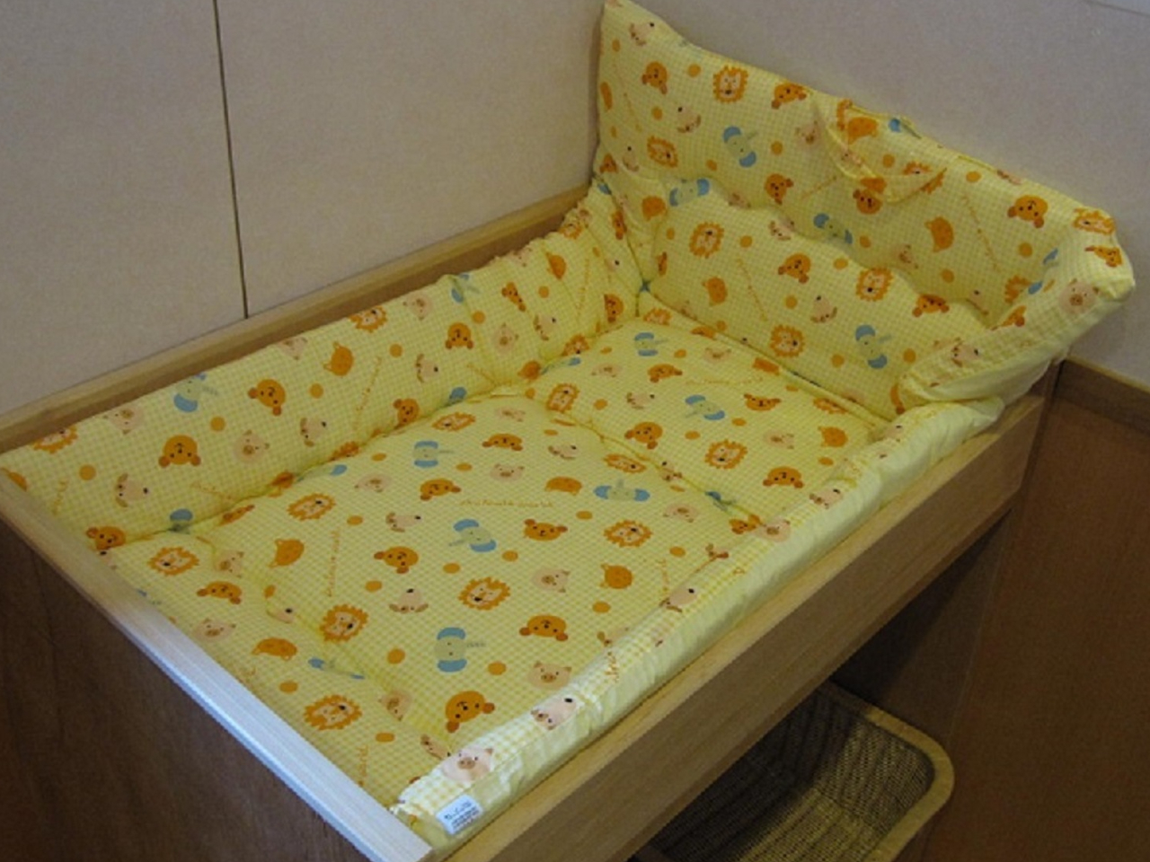 小さなお子様のいるお客様には、脱衣場にベビーベッドをご用意。