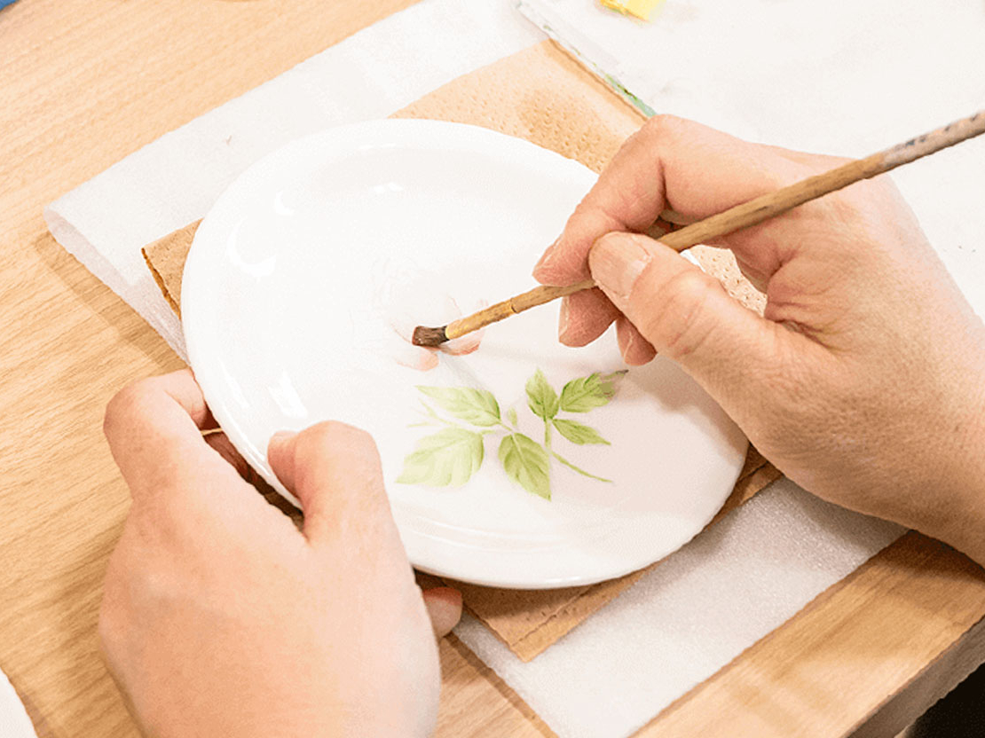 チャイナペイントに興味があるけど、自身が無い…、そんな方も是非お越しください