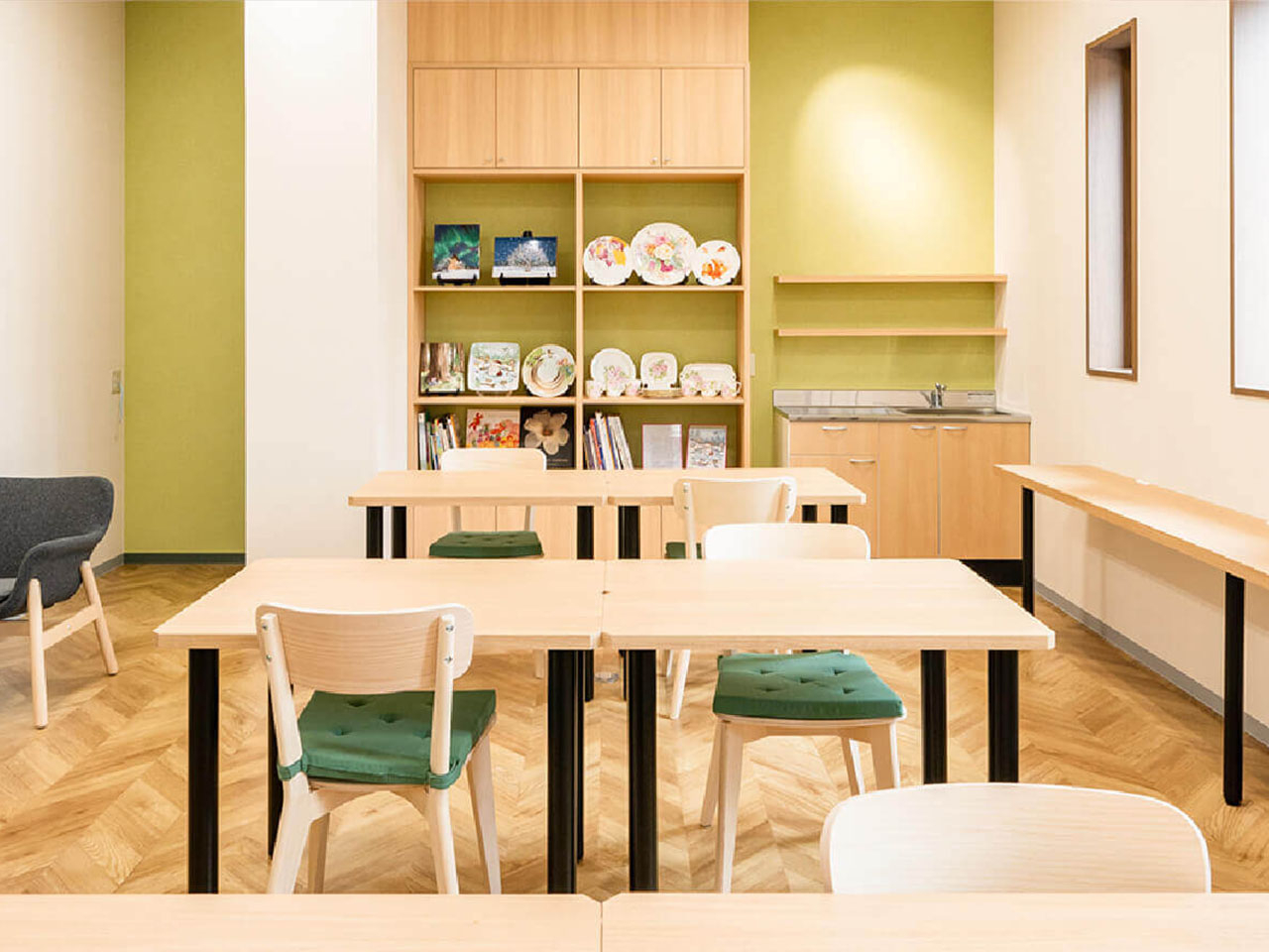 新しく綺麗なスタジオで楽しくお教えします♪