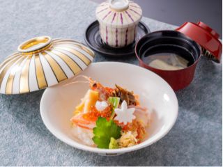 北海丼をお楽しみください。