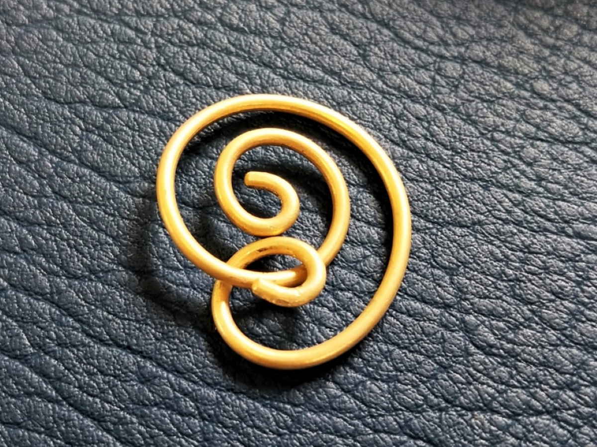 曲げ終わるとこんな感じ。けどこれで終わりじゃないんですよ〜♪