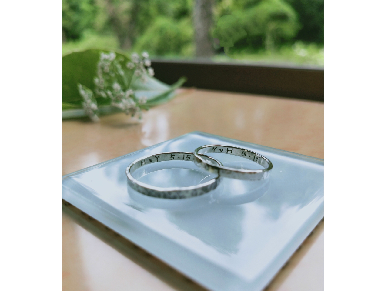 お客様の作品です。完成後はこのように自然あふれる中で記念撮影ができます。