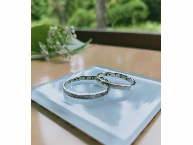 お客様の作品です。完成後はこのように自然あふれる中で記念撮影ができます。