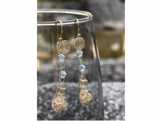 編み物経験者さんでもワイヤーを編むのは初めてな方がほとんど。ワイヤーの扱い方、ちょっとしたコツ、練習してから本番にまいりますのでご安心を!