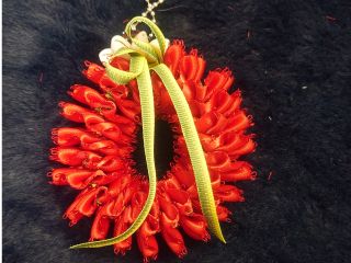 Aピコカーネーション・チャーム(片手サイズ)。AかBを会場でお選びください。