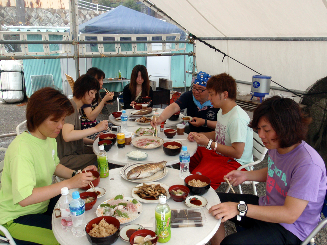 _CrO{CxgiaapAĂ΃p[eB[ADBBQjȂǊJÂĂ܂B̌_CrOłRȏアΊJÉ\iʓrj