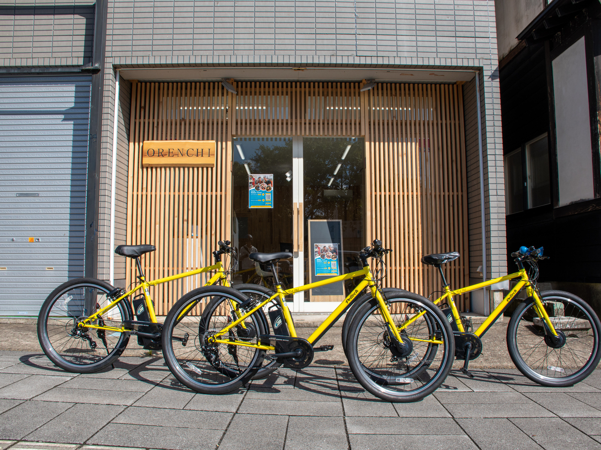 \電動アシスト付きだから、坂道もラクラク! 体力に自信のない方にもおすすめ♪/