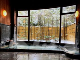 冒険の後は山水を利用した出合いの湯で身体をリフレッシュ