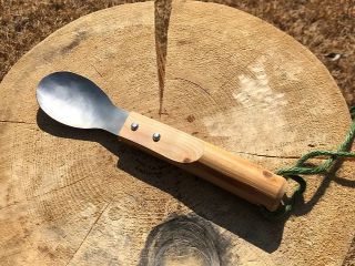 自然がつくった唯一無二の木柄から自分だけの木のスプーンがつくれます