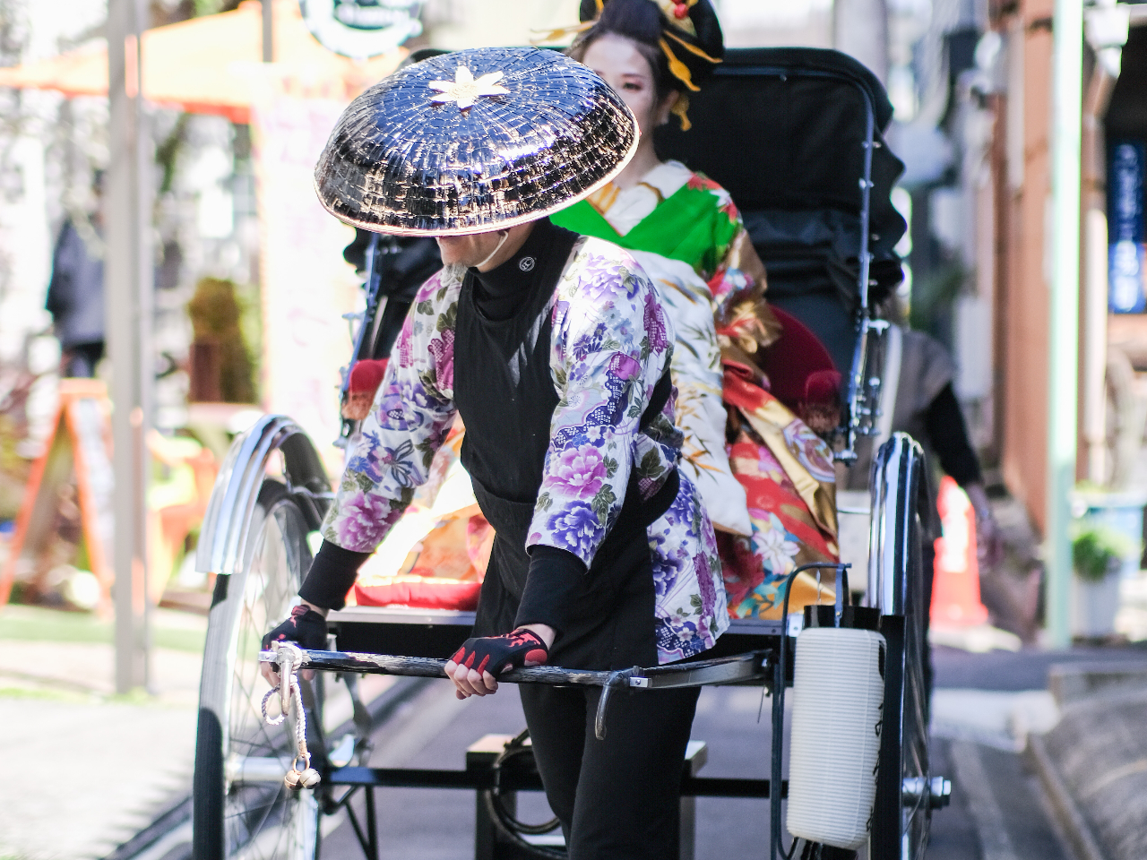 俥夫の衣装で!パチリ!あなたの大切な方をお乗せして