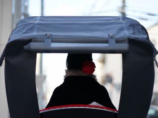 後ろ姿も美しく