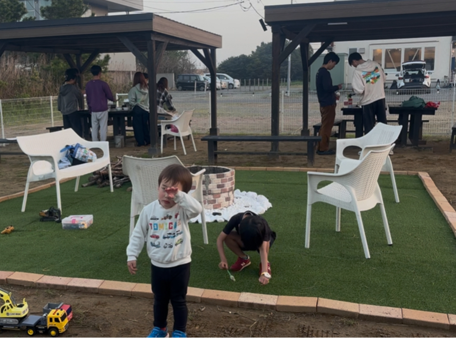 �I�[�i�[�͌���3�Βj�̎q�q��Ē��B�q�����̂т̂їV�ׂ�