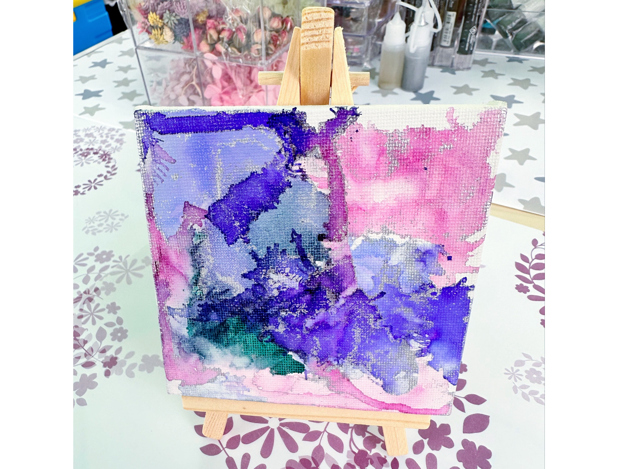 キャンバスにアルコールインクアート 可愛いお子様の作品