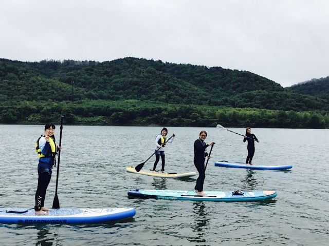 北海道初!!【湖の上でサップヨガ】&【サップに乗って湖をクルージング 