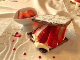 サイクリングしながら収穫したいちごを贅沢にスイーツに!