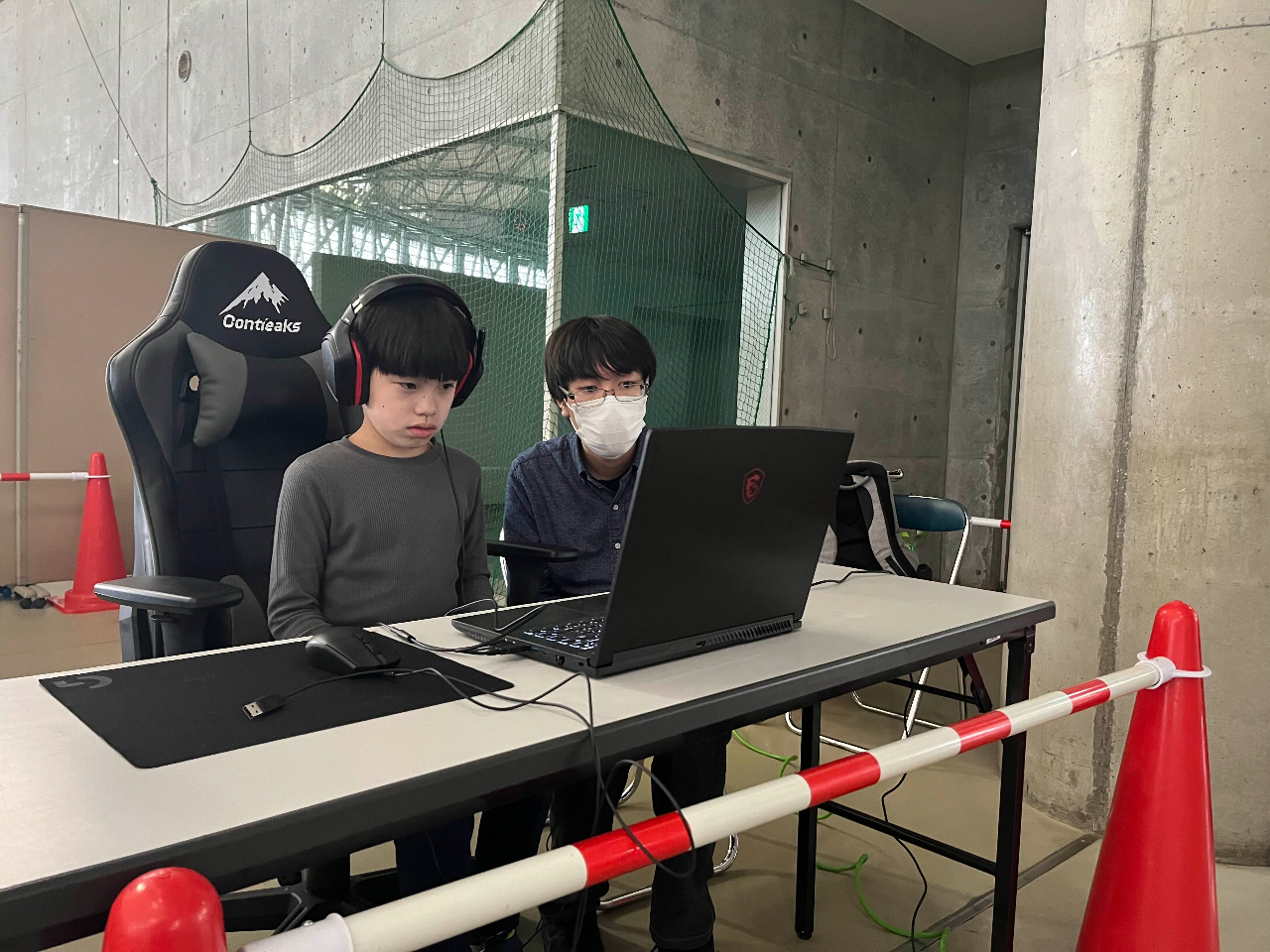 【専門の講師によるレクチャー&親子のeスポーツ体験2時間&ドリンク2杯】親子で楽...