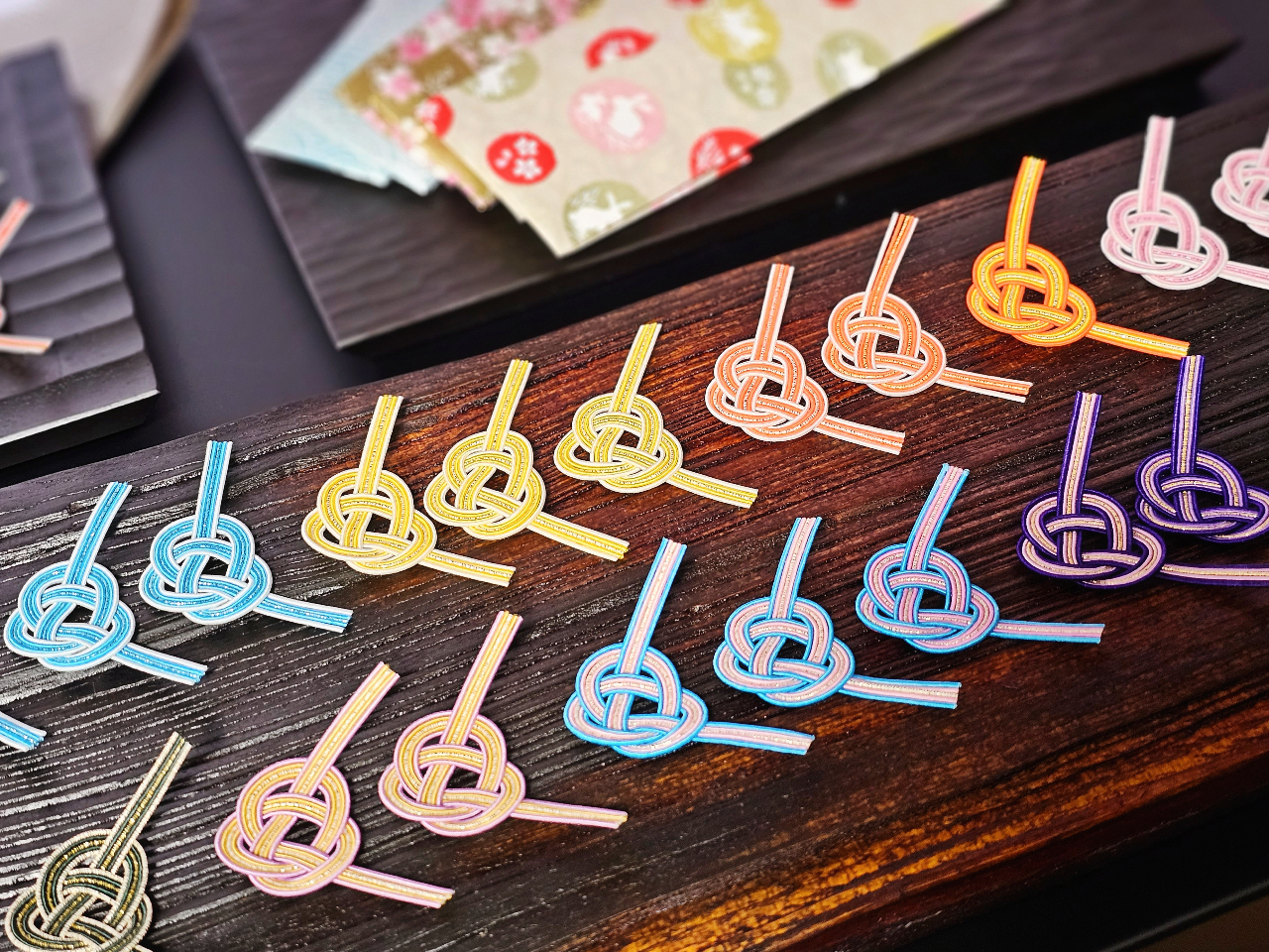 DȐFAړIɂ킹ăJ[`CXIyYpɂ΂܂