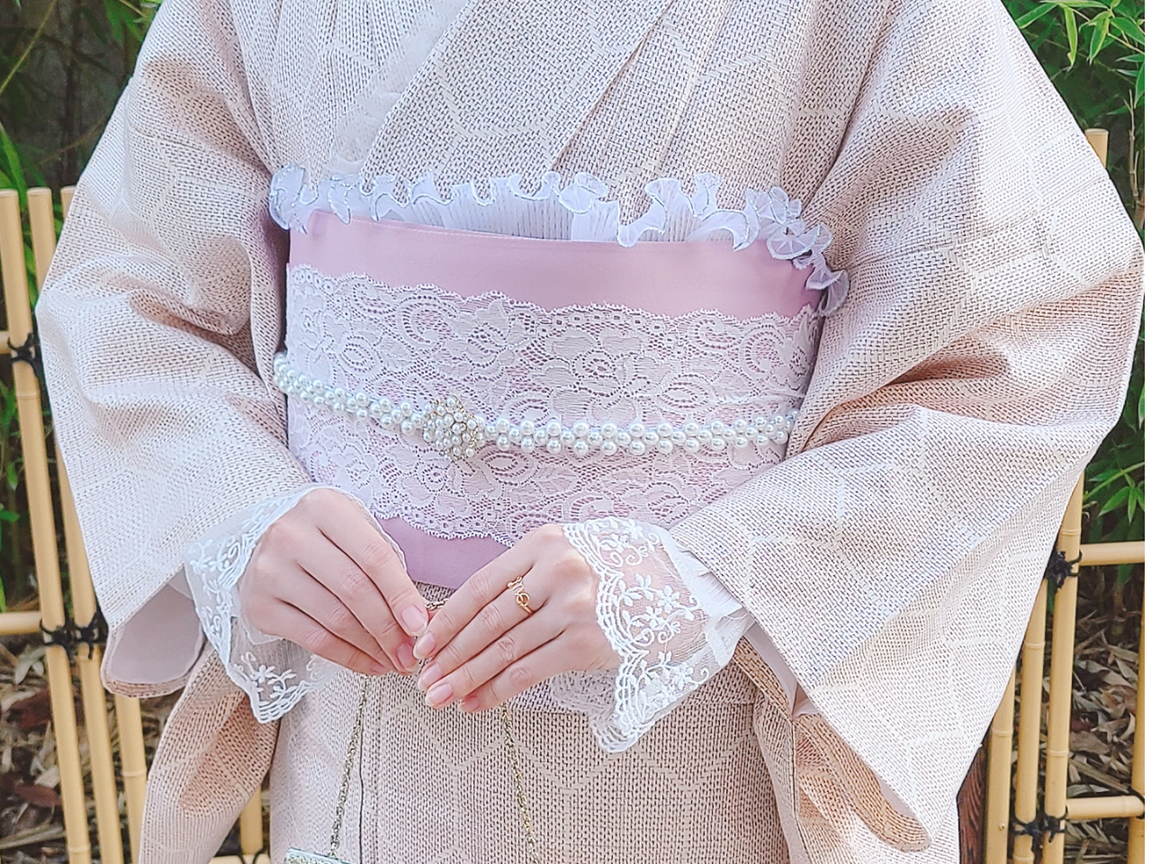 帯の上のフリルやレースのアームが可愛い☆