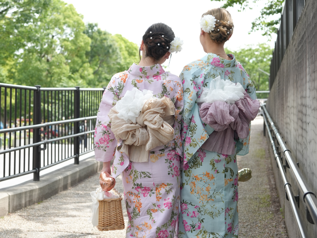 レースやフリルのオプションを付けるとさらに可愛さが引き立ちます♪