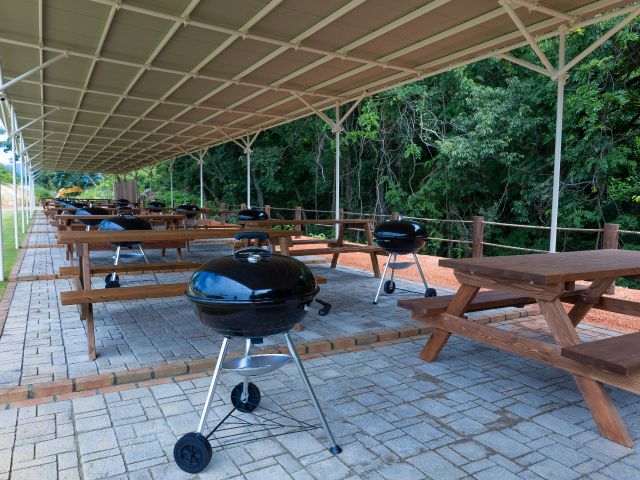 屋根付きで急な雨でも安心です。