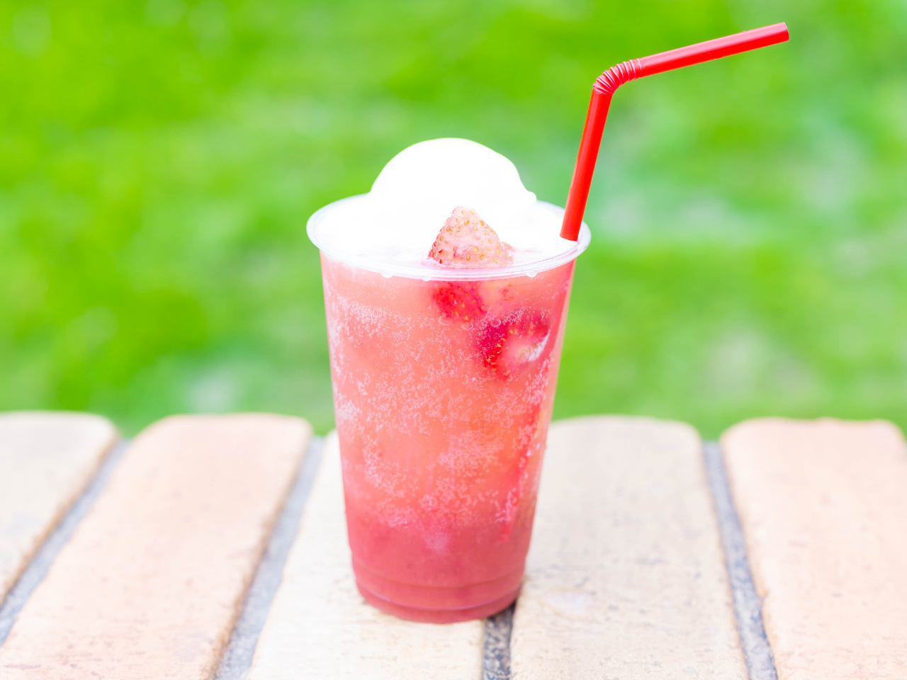 ドリンクも種類豊富にご用意。とちおとめを使ったフロートが大人気です!