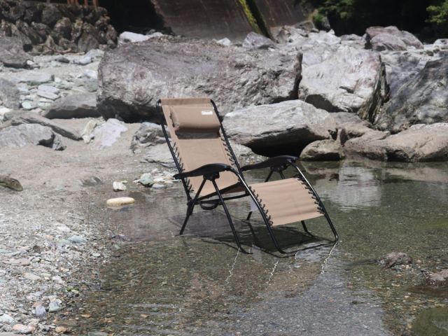 川辺で外気浴