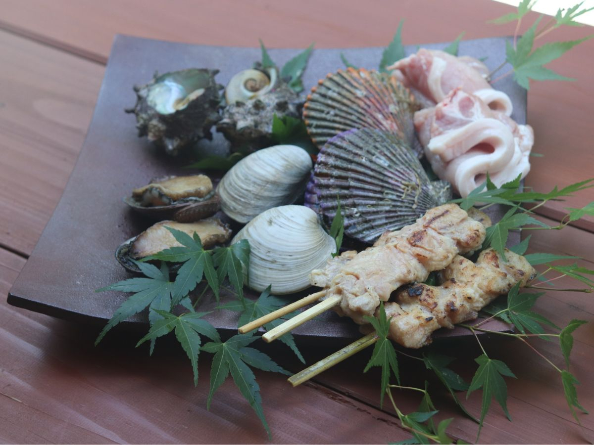 �������݃v�����ł͂Ȃ��A���Ђ̗p�ӂ��Ă���H�ނ��C�NBBQ���邱�Ƃ��ł��܂��B���̏ꍇ��BBQ�ꏊ�く2000�~�͕s�v�ƂȂ�܂��B�i�ʐ^�͖����Z�b�g��2500�j