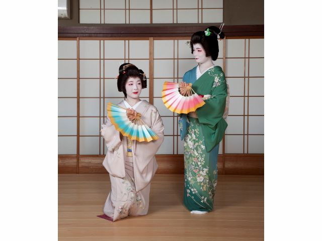 キティ 根付 チューリップ ホタルイカ 輪島朝市 金沢 加賀友禅 忍者 永平寺 金沢】金沢芸妓の舞 in石川県立音楽堂和室 特別公演【KANAZAWA