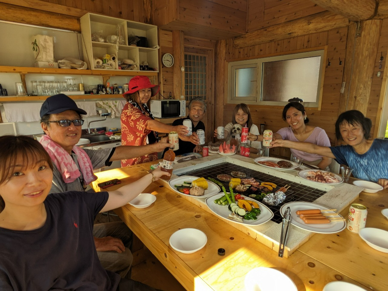 1棟につき2〜10名まで可。団体利用をご希望の場合はお電話で問い合わせください♪屋外スペースもご利用いただければ、40名様まで可能です。