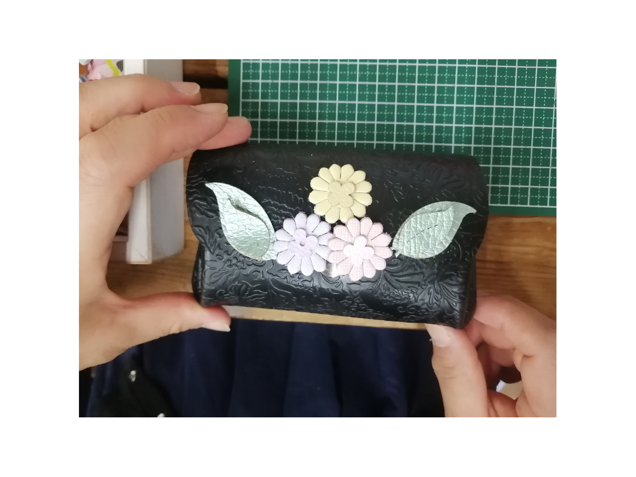 小田原・箱根クラフト体験】革製三層式ポーチ作り♪ファミリー