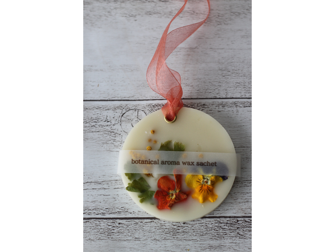 FN₩ȃrIƃAWA^̗΂gݍ킹łB