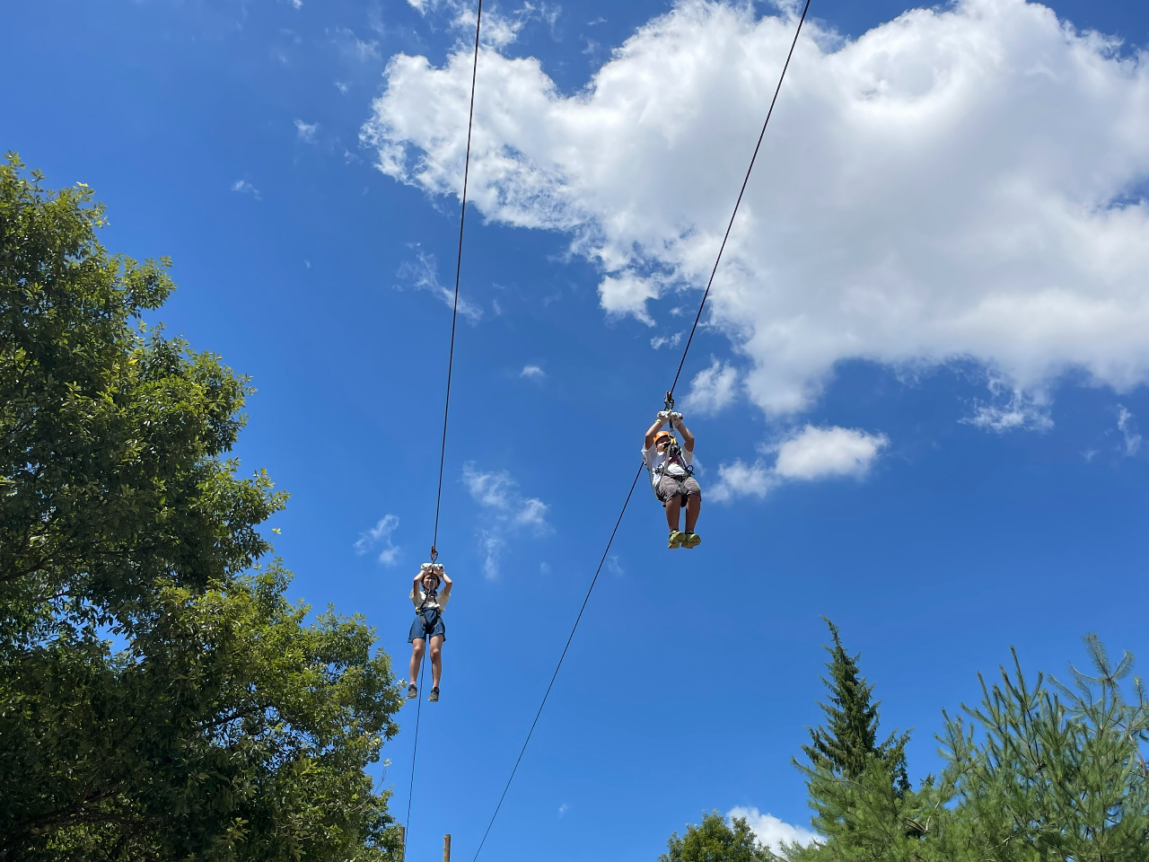 家族みんなでチャレンジ!小さなお子様も勇気を振り絞って「JUMP!」