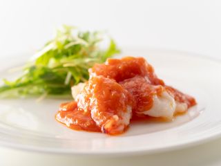 ふかひれのスープや海老のチリソース炒め、国産牛肉のオイスターソース炒めなど人気の定番料理をお楽しみいただけるランチです。※写真はイメージです。