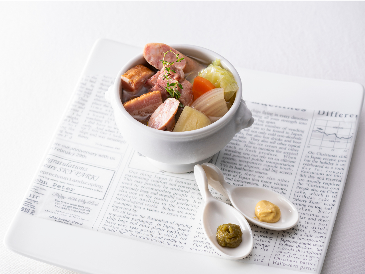 ポークバックリブとベーコンとソーセージのポトフ 柚子胡椒とマスタードを添えて